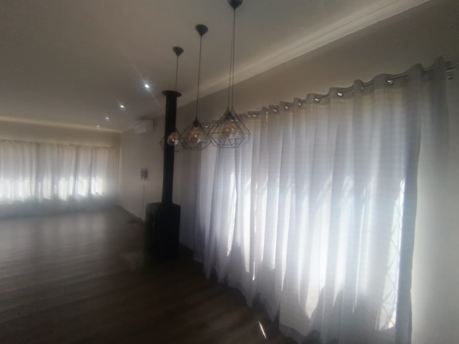 3 Bedroom Property for Sale in Carters Glen Northern Cape
